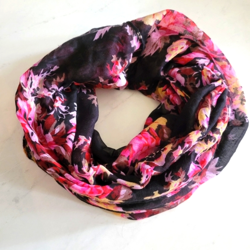 3/$21 Floral Infiniti Scarf (Donated)